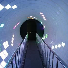 회전 조명 터널