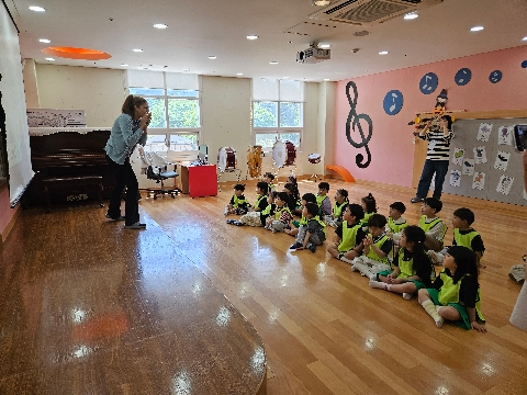 (남율유치원) 신나는 영어 체험으로 자신감이 쑥쑥!