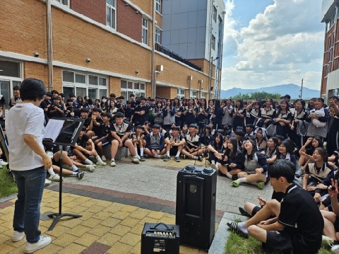 [석적중]사제동행 어울림 별빛버스킹 실시