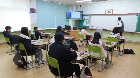 [성산중] '찾아가는 선비문화 수련 교실 체험' 활동 진행