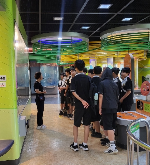 [2026.07.03.(금)] 탐구체험전시실 견학(구미 금오중학교)
