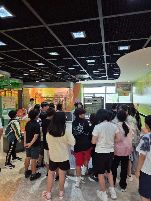[2026.09.18.(금)] 탐구체험전시실 견학(흥해초등학교)