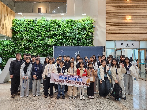 [교육지원과] 문경의 학생들, 뮤지컬 관람으로 예술 감수성 키우다