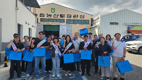 [행정지원과] 문경교육지원청, 2026년 한가위 전통시장 장보기 봉사활동 실시