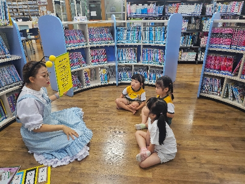 [동성초병설유치원] 도서관은 신기한 나라! 동화 속 모험에 빠지다 -모전도서관 체험학습-