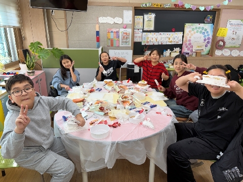 [점촌초] 점촌초 또래상담동아리, 크리스마스 케이크 만들기 운영