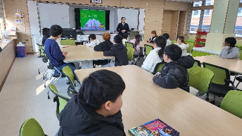 [동성초&동성초병설유치원] “멈추고, 살피고, 건너요!” 동성초,    외부 전문가 초빙 맞춤형 교통안전교육 실시