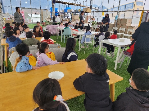 [신기초병설유치원] 『딸기 수확 체험학습』실시  