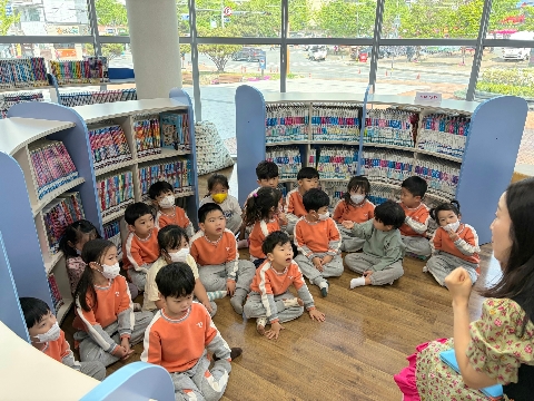 [모전초병설유] 동화 속으로 쏙! 상상력이 자라는 도서관 체험