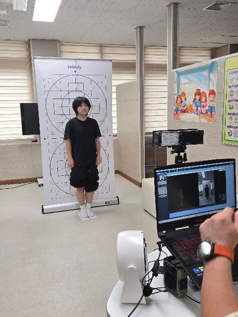 [동성초] 학생 체형 불균형 검사 실시