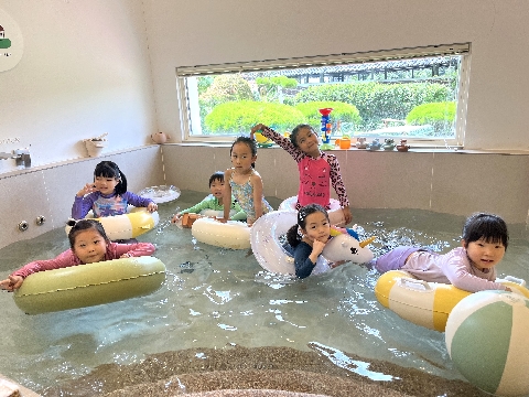 [동로초병설유] 따뜻한 물에서 신나게 첨벙! 키즈풀 물놀이 체험