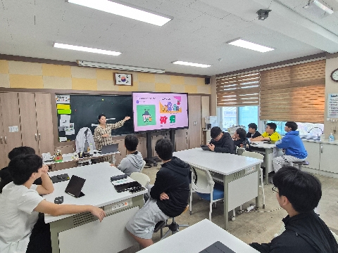 [문경중] 문경중, 디지털 드로잉으로 상상력을 그리다!