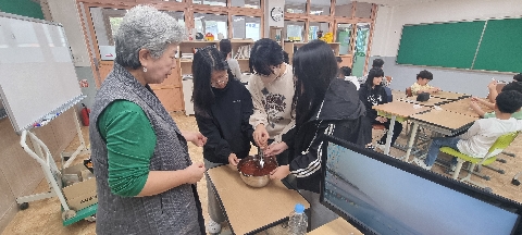 [용흥초]“우리 손으로 직접 만든 건강한 전통의 맛!“