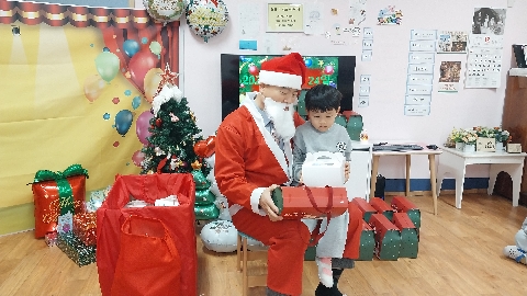 교육지원과 - 울릉교육지원청, 사랑이 가득한 성탄절 선물 전하다~