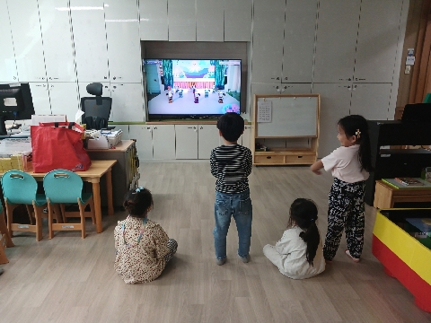 안평초병설유치원 - "뚜루뚜루 코딩 로봇 만들며 창의력 쑥쑥" 찾아가는 발명교실