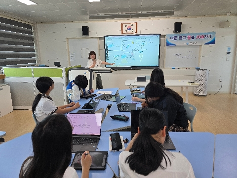 탑리여중-꿈을 굽고, 날리고, 그리다” 탑리여자중학교, 체험으로 찾는 미래 진로탐색 운영