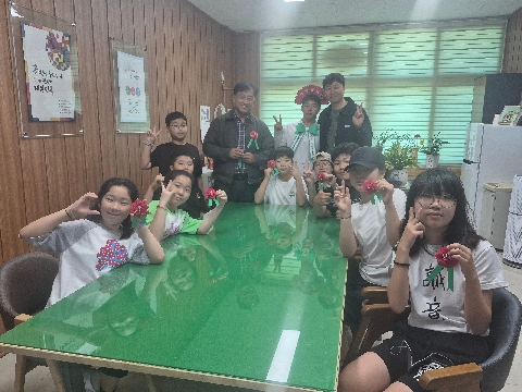 비안초_감사와 존중의 마음을 나눈 「제45회 스승의 날 기념 행사」 -상호 존중하며 함께하는 비안 교육가족-