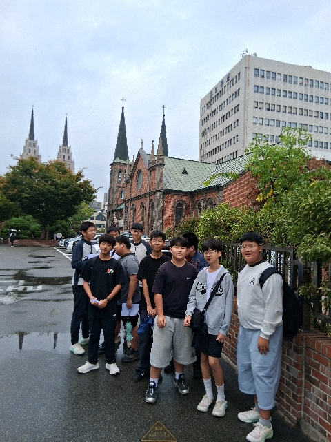 금성중학교, 대구 근대문화와 문학의 현장을 걷다 -사제동행 행복독서문화체험을 통해 문학, 역사, 진로를 아우르는 현장 학습 실시-