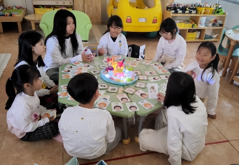 안평초등학교 신평분교장병설유치원  유.초이음  -좋은 감정은 마음에 품고, 나쁜 감정은 연에 실어 날려요!”-