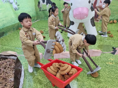 [단샘유] 와글와글 동물농장 체험활동 실시, 보들보들~ 동물들아! 내가 돌봐줄게!