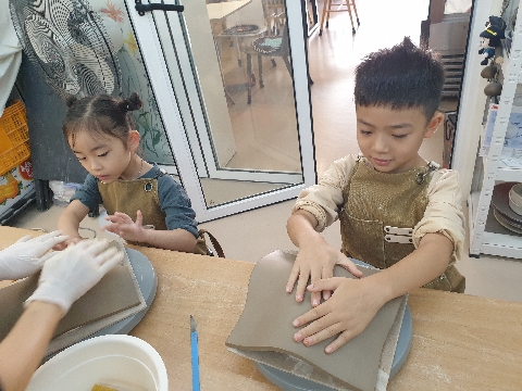 [용문유] 쪼물 쪼물 흙으로 빚은 도자기 