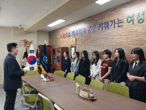  [예천여중]댄스팀, 제55회소체 출전 선수 방문 격려