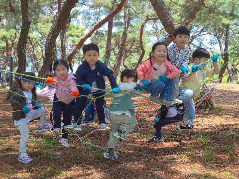 [단샘유치원] 숲에서 뛰놀며, 몸과 마음이 자라요!