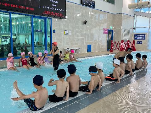 [단샘유치원] 물과 친해지고, 위기 속 나를 지켜요!(생존수영 강습)